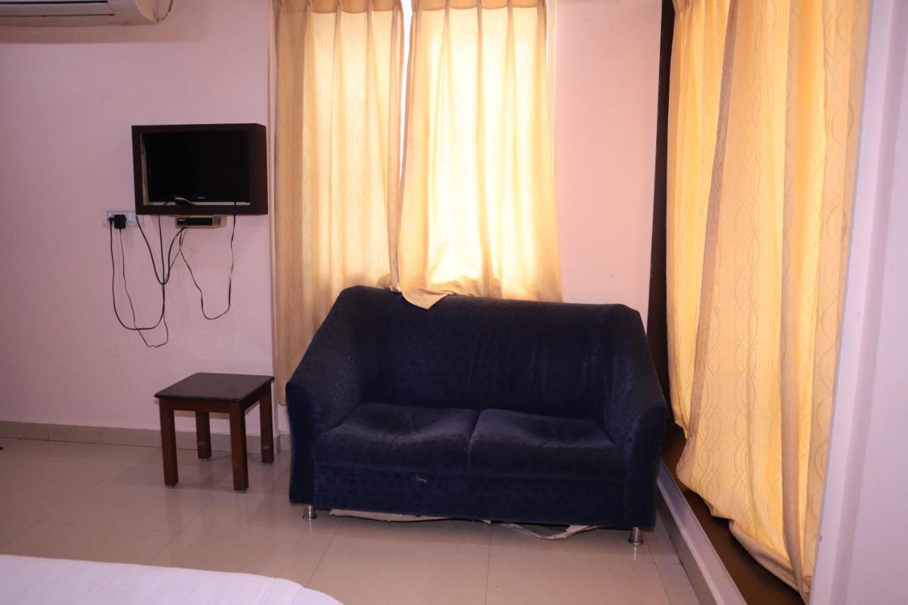 Smilestay Bns Lodge Bangalore Dış mekan fotoğraf